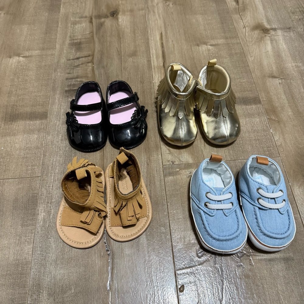 4 Pairs 0-3 Month Baby Shoes Infant Size 1 Gymboree Carters Old Navy‎ Trimfoot